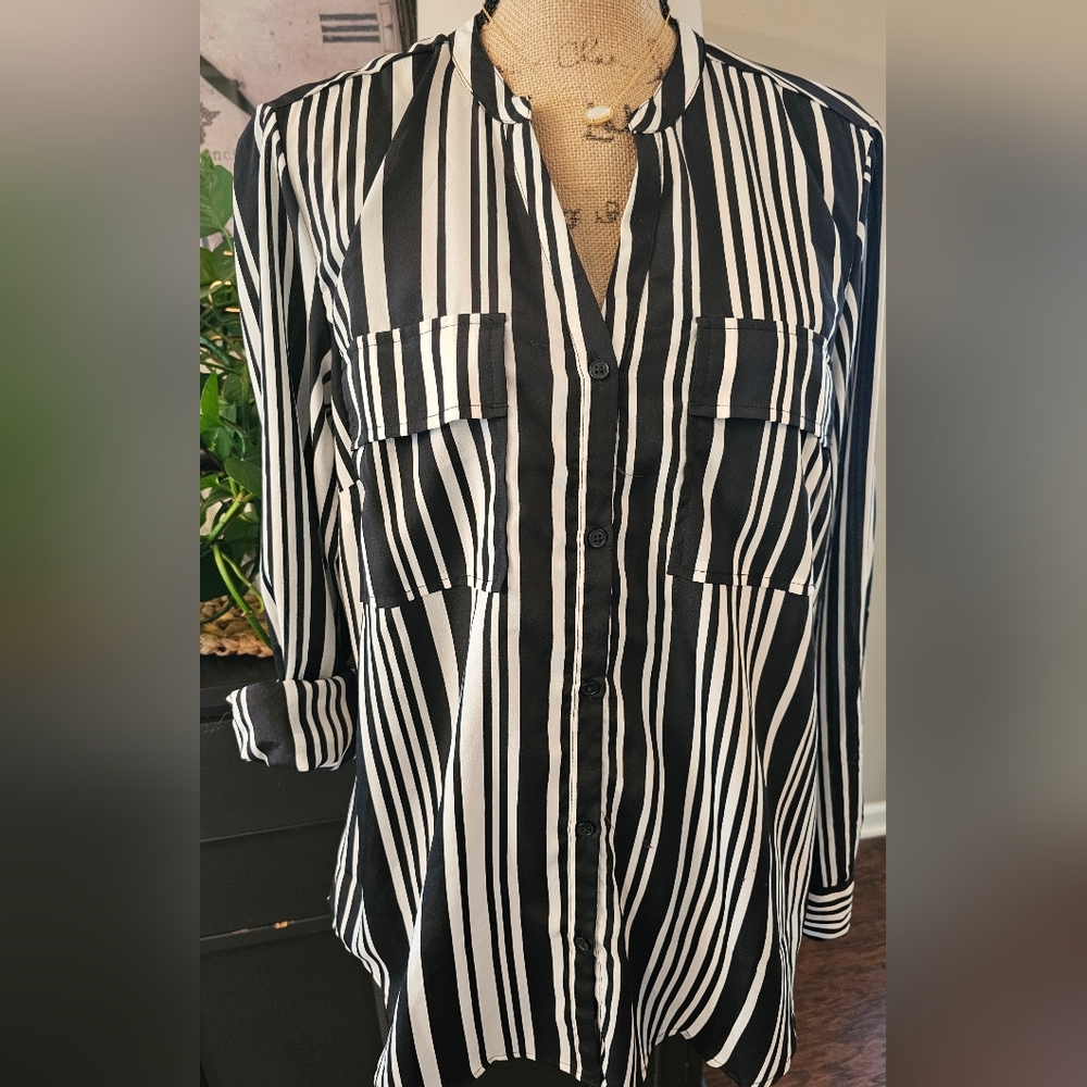 Jones New York Monochrome Striped Shirt